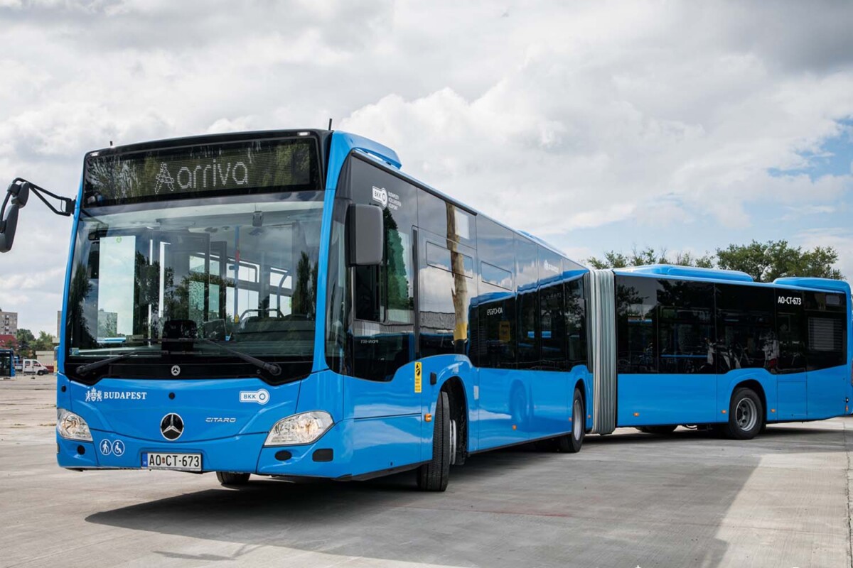 25 vadonatúj busz állt forgalomba Budapesten