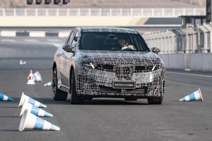 Megnyúlik a debreceni BMW 8