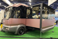 Teljesen nyitott ajtóval közlekedett egy busz Kecskemétnél, míg odakint röpködtek a mínuszok 1