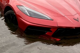 Kihalásztak egy Corvette-et, de senki sem érti, hogy került a vízbe
