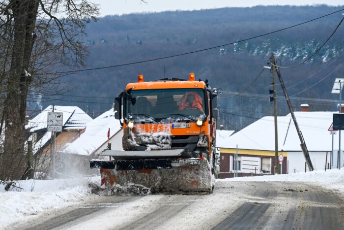 Figyelmeztetést adtak ki: 25 centi hó eshet 1