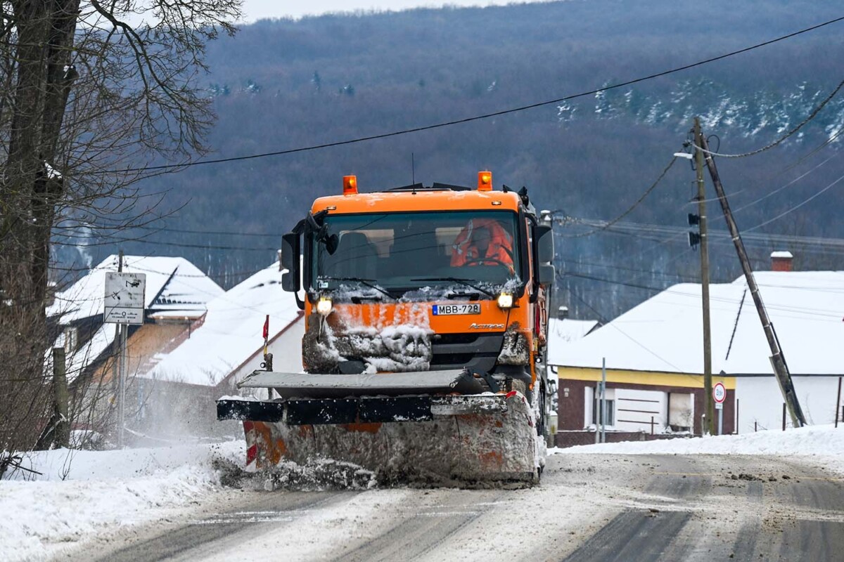 Hófúvás: több hazai település megközelíthetetlen