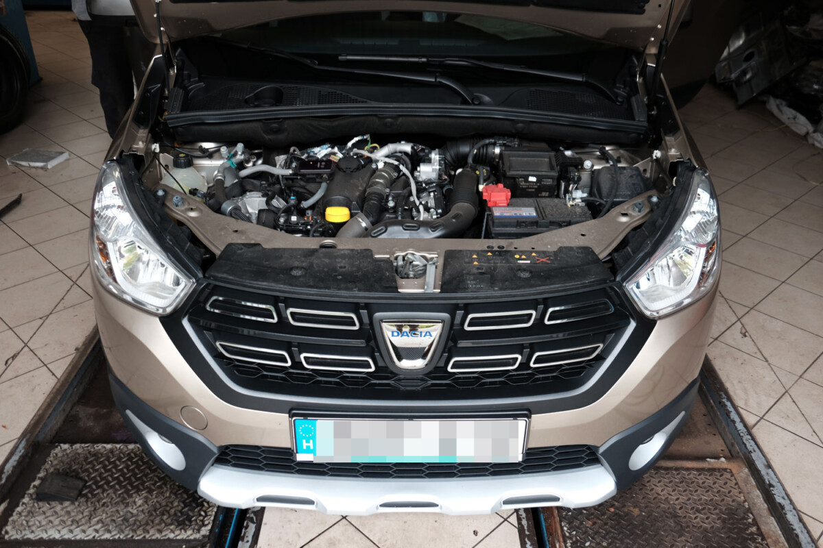 Ez hajtja az országot: kiderült, melyik autó a király itthon