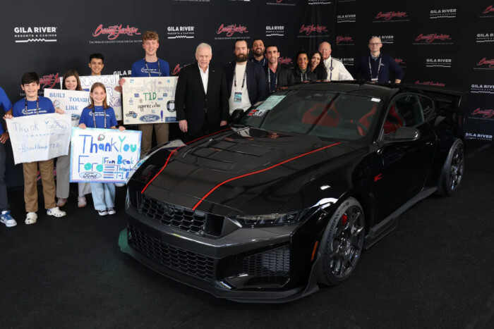 Egy vagyon volt ez az új autó, és a vevőnek még szerelnie is kell 7