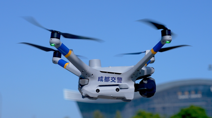 Félelmetes, mit tud az autósokat figyelő kínai drón 1