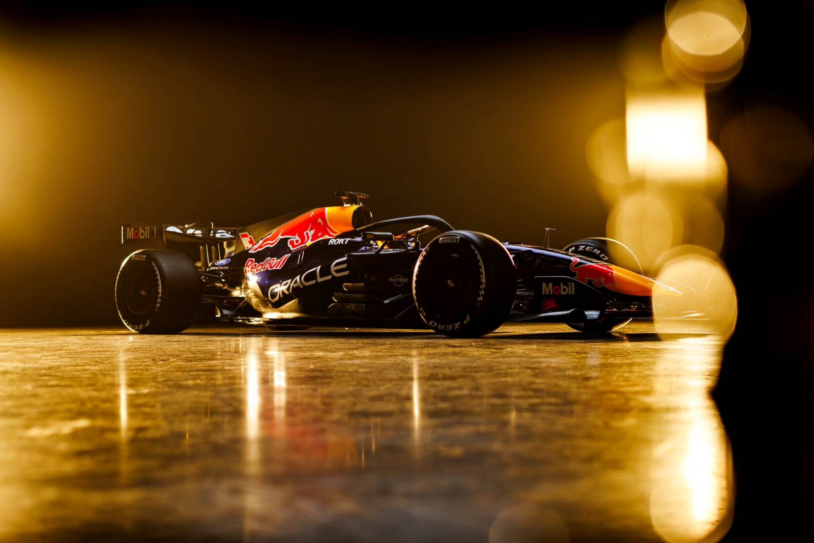 g_kq8mhwiaajch9 | Vezess