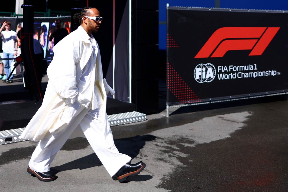 Hamilton elárulta, ezért csinál divatbemutatót az F1-ből