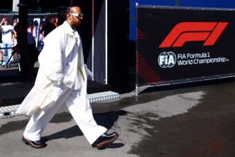 Hamilton elárulta, ezért csinál divatbemutatót az F1-ből