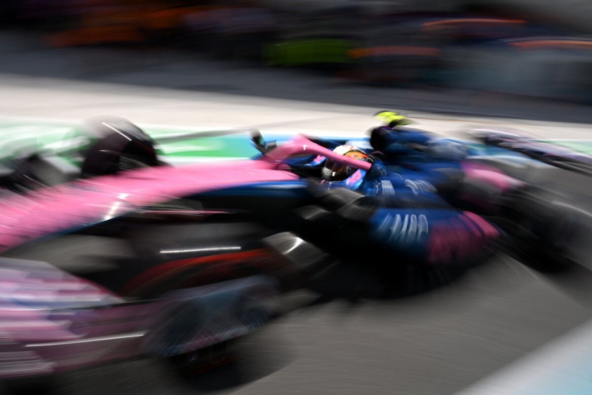 Hét futam után elküldték az F1-es pilótát