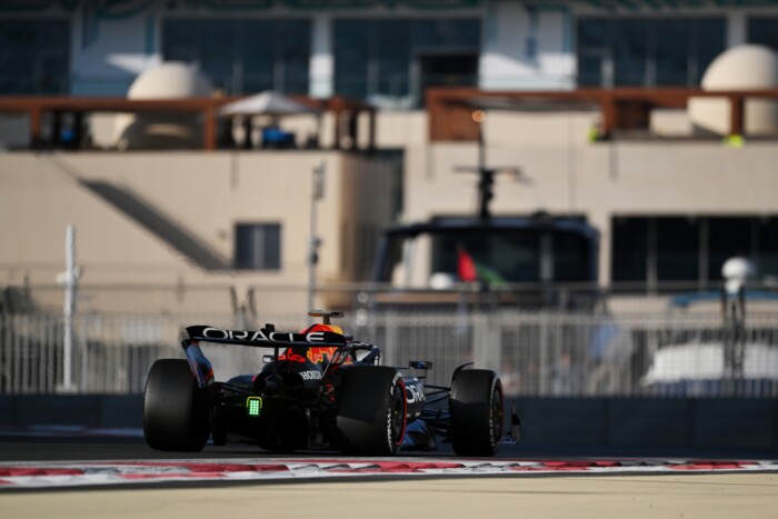 Kíméletlenül kirúgta két pilótáját a Red Bull