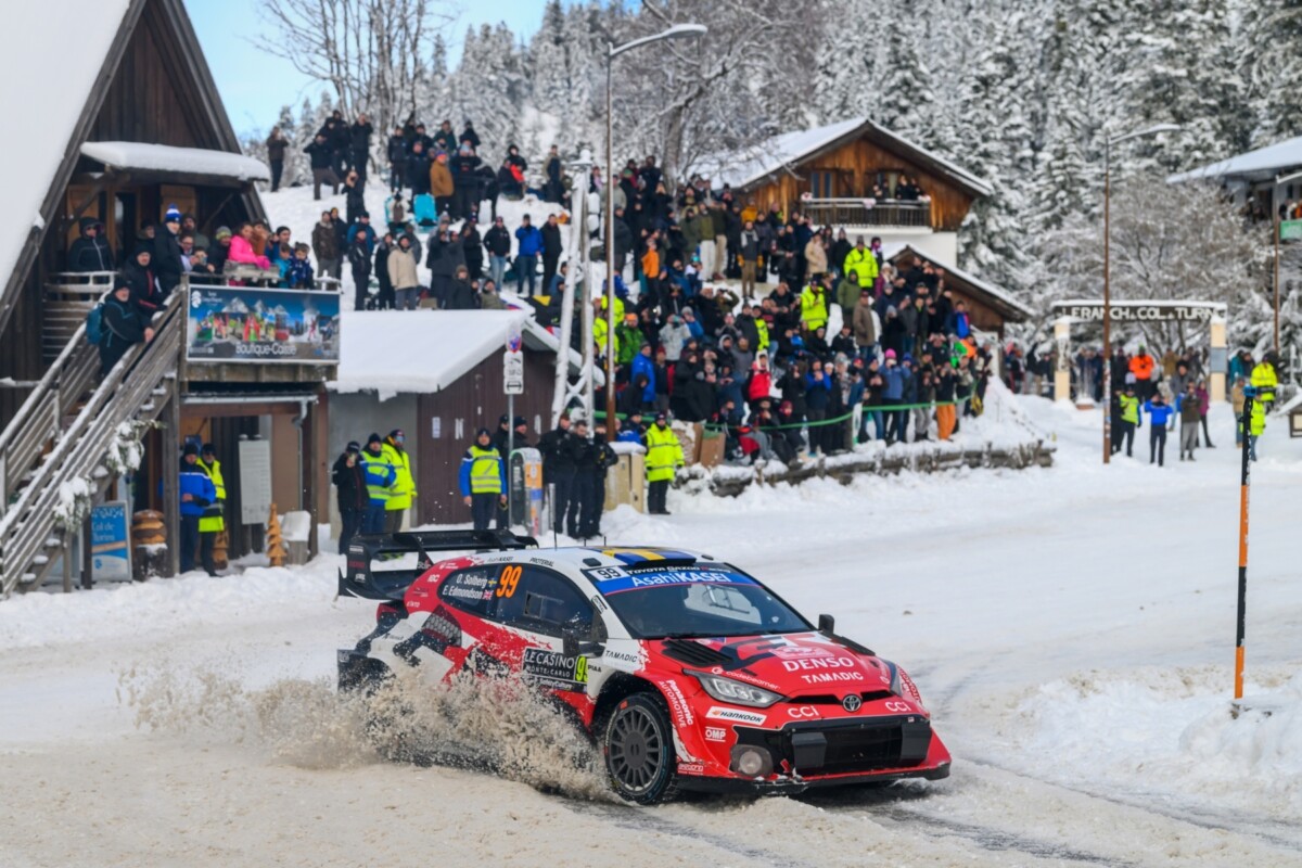 Vérprofi mentés, ezzel a megmozdulással írt történelmet a fiatal WRC-pilóta