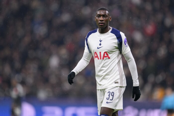 Kiszakadt a focista Ferrarijának kereke az autópályán 1