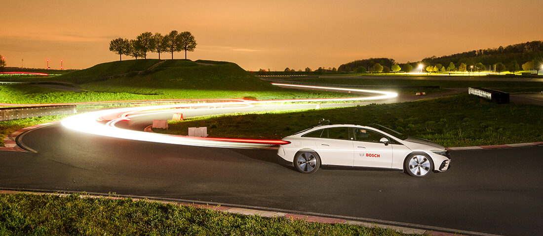 Már nincs kérdés: ez az autózás jövője, milliárdokat öntenek bele