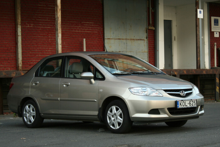 Ezeknek az autóknak nem szállt el az ára 6