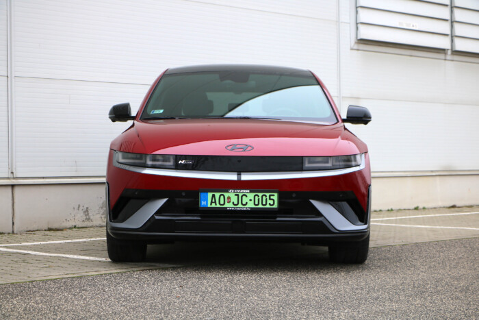 Mindenki bámulta a Lidl-parkolóban, de nem csak a külseje érdekes ennek a koreai autónak 7