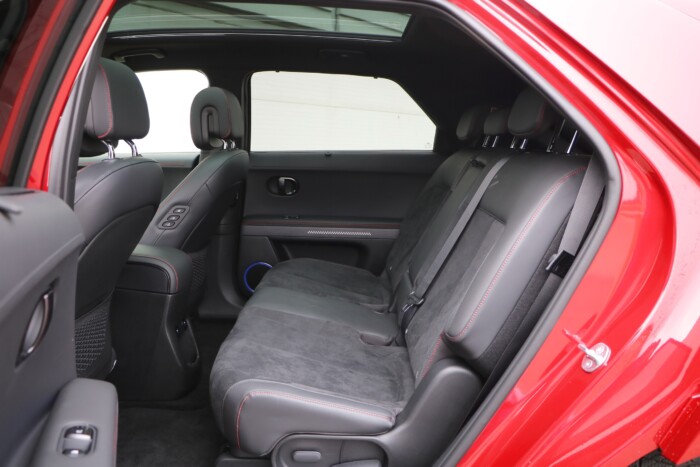 Mindenki bámulta a Lidl-parkolóban, de nem csak a külseje érdekes ennek a koreai autónak 15