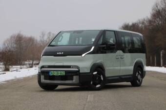 Magyar kisvállalkozók és nagycsaládok kedvence akar lenni ez a Kia