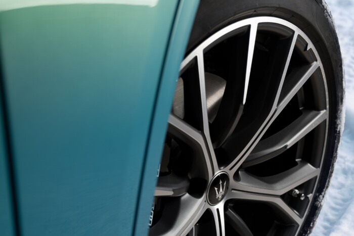 Meseszerű színnel vadít az olaszok SUV-ja 8