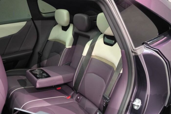 66 centis tévével jön a Mazda új villanyautója 12 66 centis tévével jön a Mazda új villanyautója 12