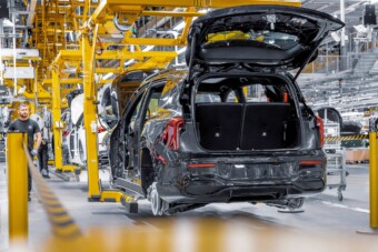 Történelmi megállapodást kötött az EU, az autógyártók is jól járnak