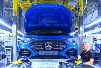 Nagy csinnadrattával, miniszteri méltatással elindult az új kecskeméti Mercedes gyártása