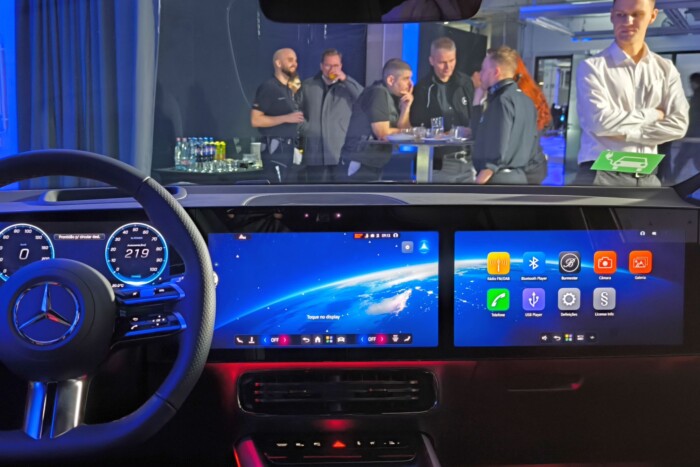 Nagy csinnadrattával, miniszteri méltatással elindult az új kecskeméti Mercedes gyártása 8