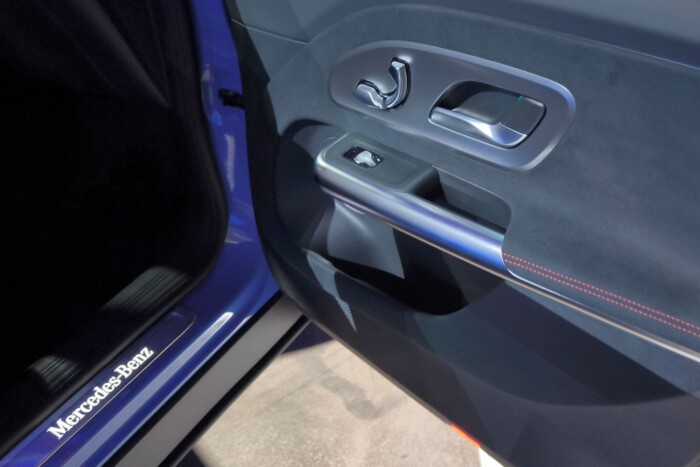 Nagy csinnadrattával, miniszteri méltatással elindult az új kecskeméti Mercedes gyártása 9