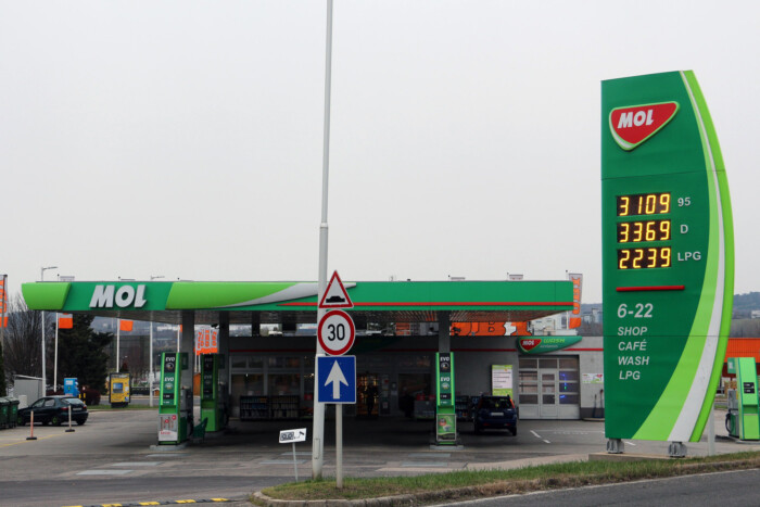 Így működik egy magyar benzinkút 3