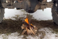 A pokoli téllel küzdve gyújtotta fel saját autóját 1