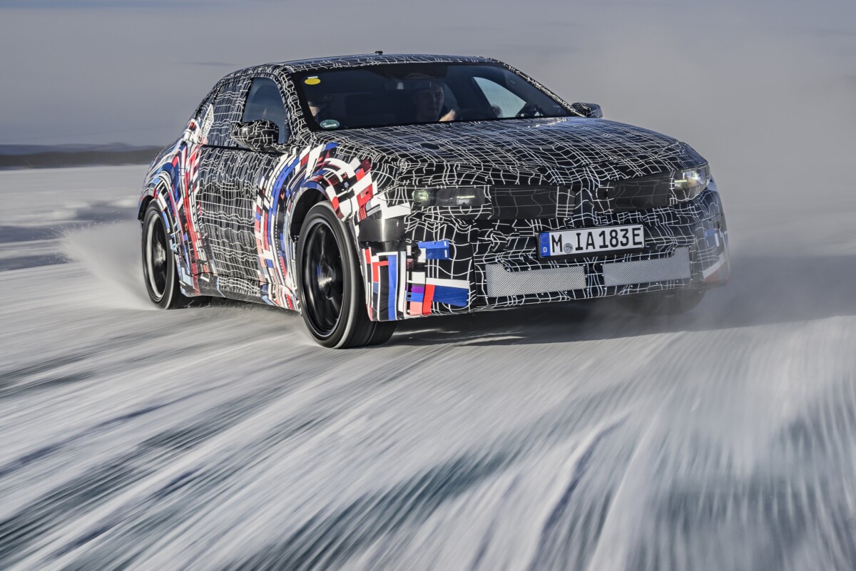 Jönnek az elektromos BMW sportautók