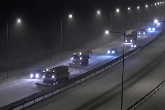 Úgy előzgették a hókotrókat az M30-ason, mintha nem lenne holnap