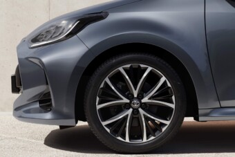 Két és fél centit nyert a kis Toyota