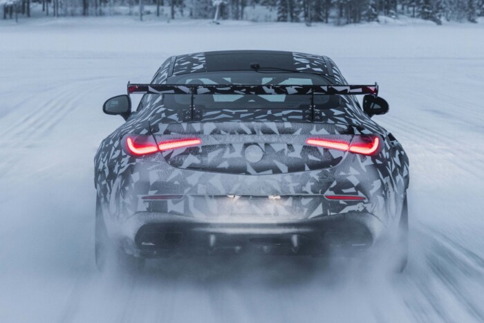 Valami félelmetesre készül a Mercedes-AMG 5