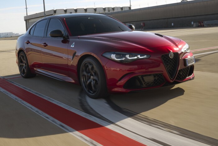 Újra rendelhetők a legtüzesebb olasz autók 6