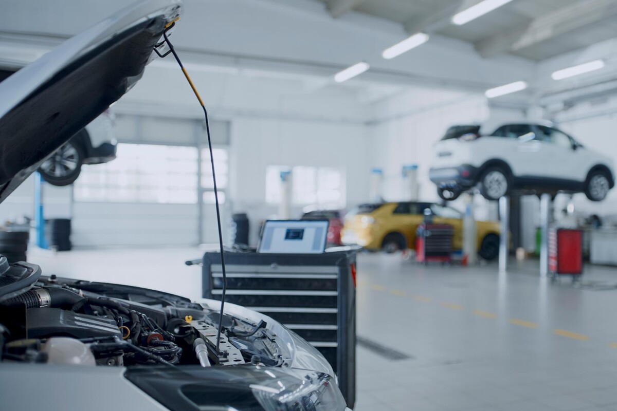 Összetörték a kocsimat a szervizben, de nem ismerik el – mit tehetek?