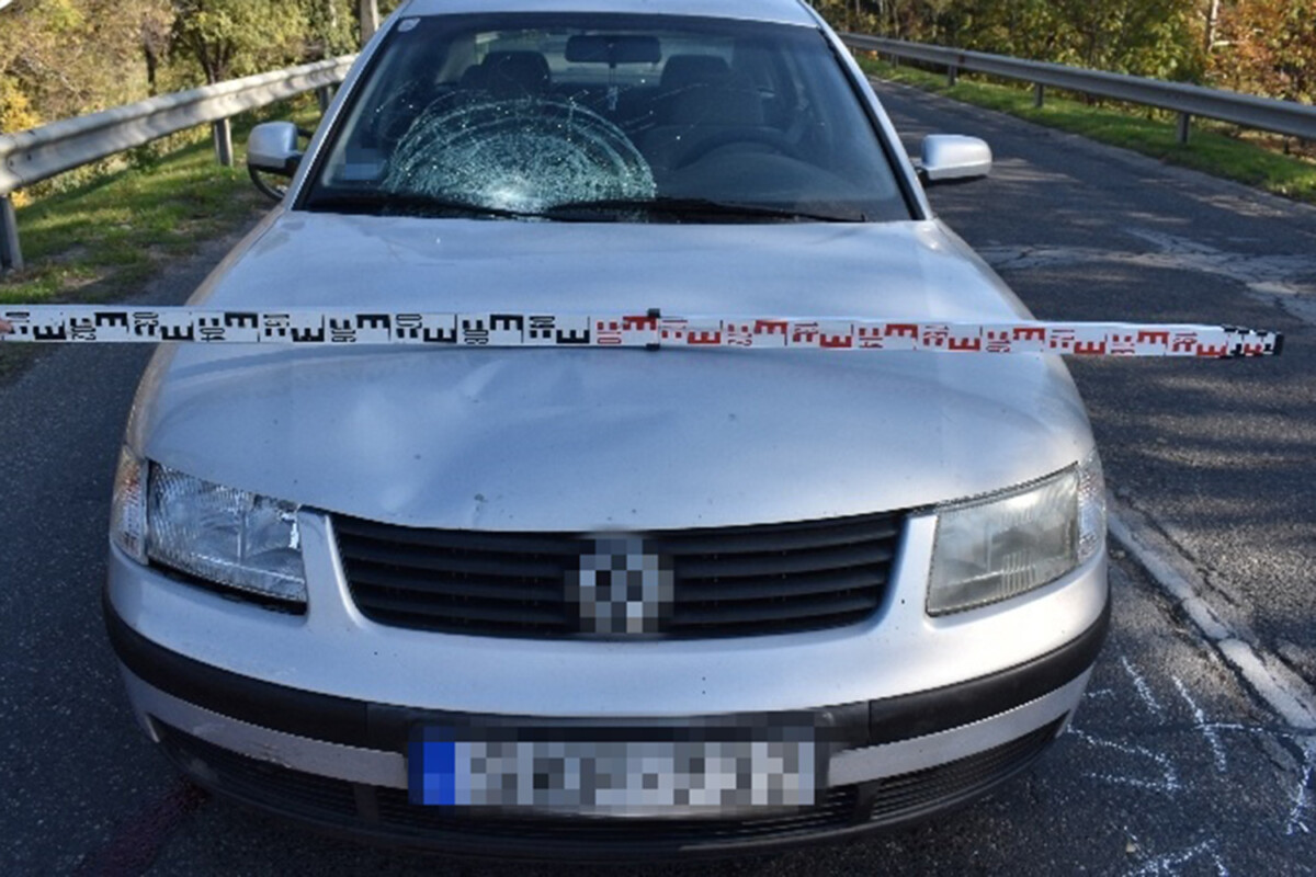 Nem az utat figyelte a volkswagenes, halálra gázolta a kerékpárost
