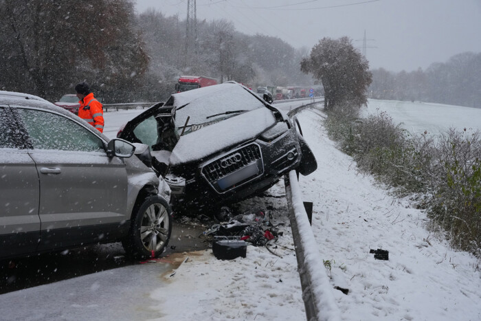 Jeges úton rongyolt belém egy autó a nyári gumijaival, a biztosító mégsem fizet. Mit tehetek? 2