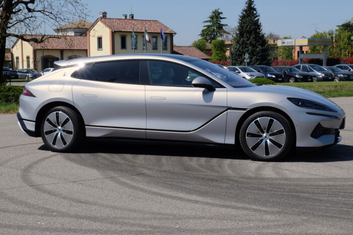 Sosem jött még ennyi új autó Magyarországra 9