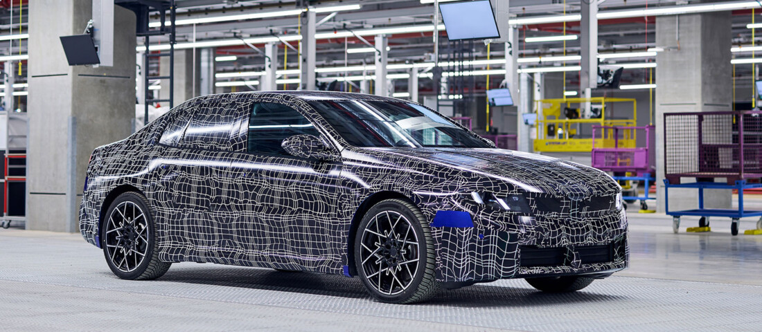 Sosem jött még ennyi új autó Magyarországra