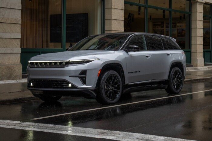 Sosem jött még ennyi új autó Magyarországra 16