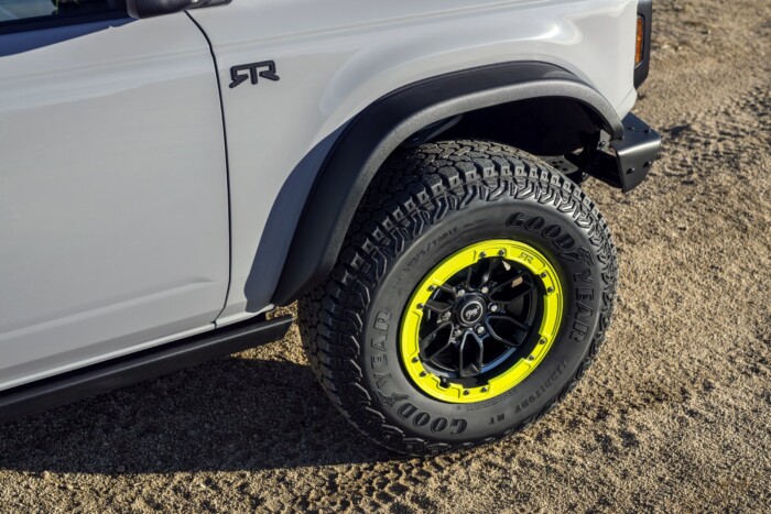 Ezzel a Forddal büntetlenül terepezhetsz padlógázon 8