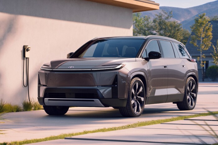 Hétüléses nagyautót hozott a Toyota 11