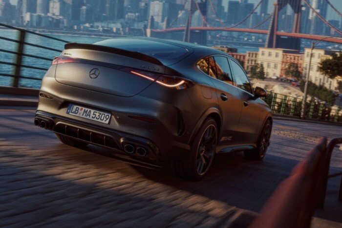 Megadja a rajongóknak a Mercedes, amit akarnak 11