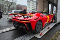 Olyan autó parkolt Budapesten, ami még Dubajban is ritkaság 11