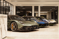 Olyan autót vett a világsztár is, amiből most három érkezett magyar vevőkhöz 10 Olyan autót vett a világsztár is, amiből most három érkezett magyar vevőkhöz 10