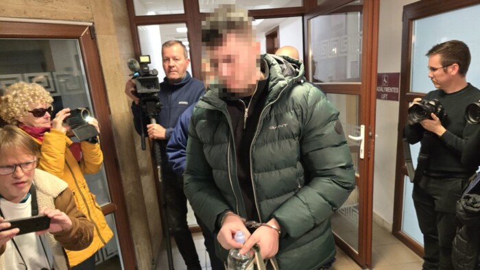 Ügyvéd: nem megy börtönbe az Aston Martin vezetője 1