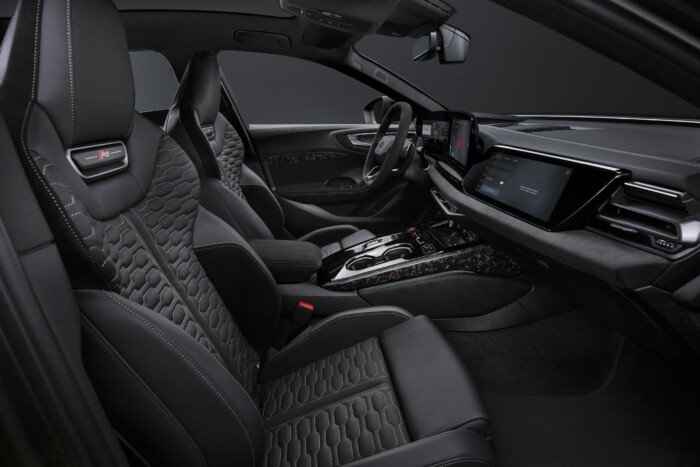 Megépítette első sporthibridjét az Audi 18