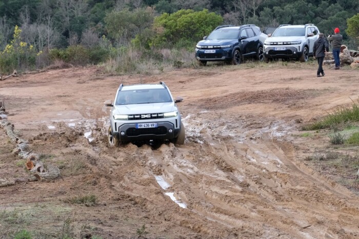 Nem csak olcsó: a Dacia most tényleg tud is valamit 15