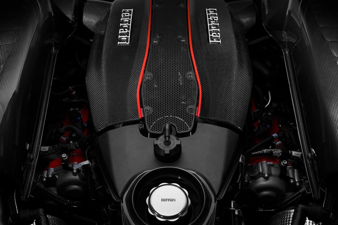 ferrari-488_pista-2019-1280-8 | Vezess