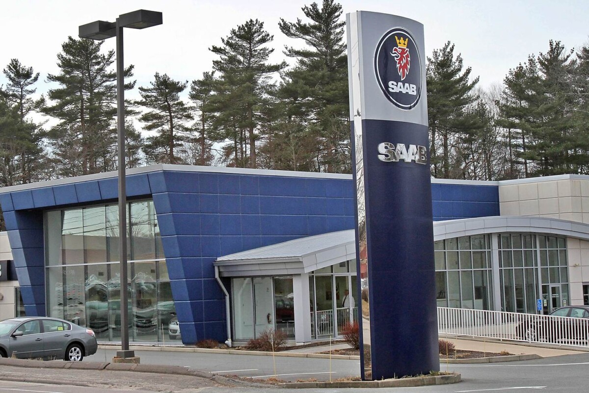 Rejtély, mit keres egy Porsche a rég bezárt szalonban